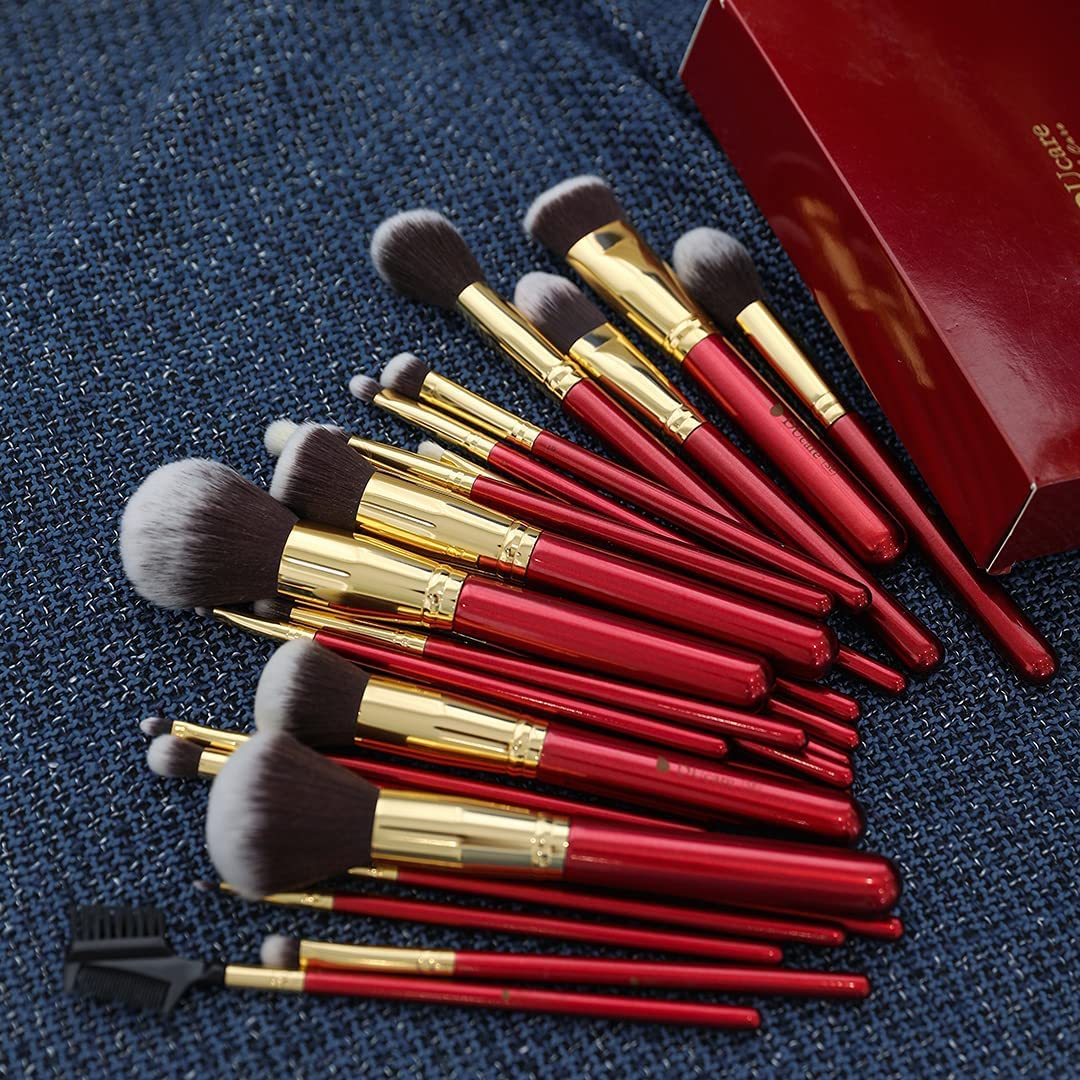 DUcare Set 27 pennelli trucco viso e occhi manico rosso