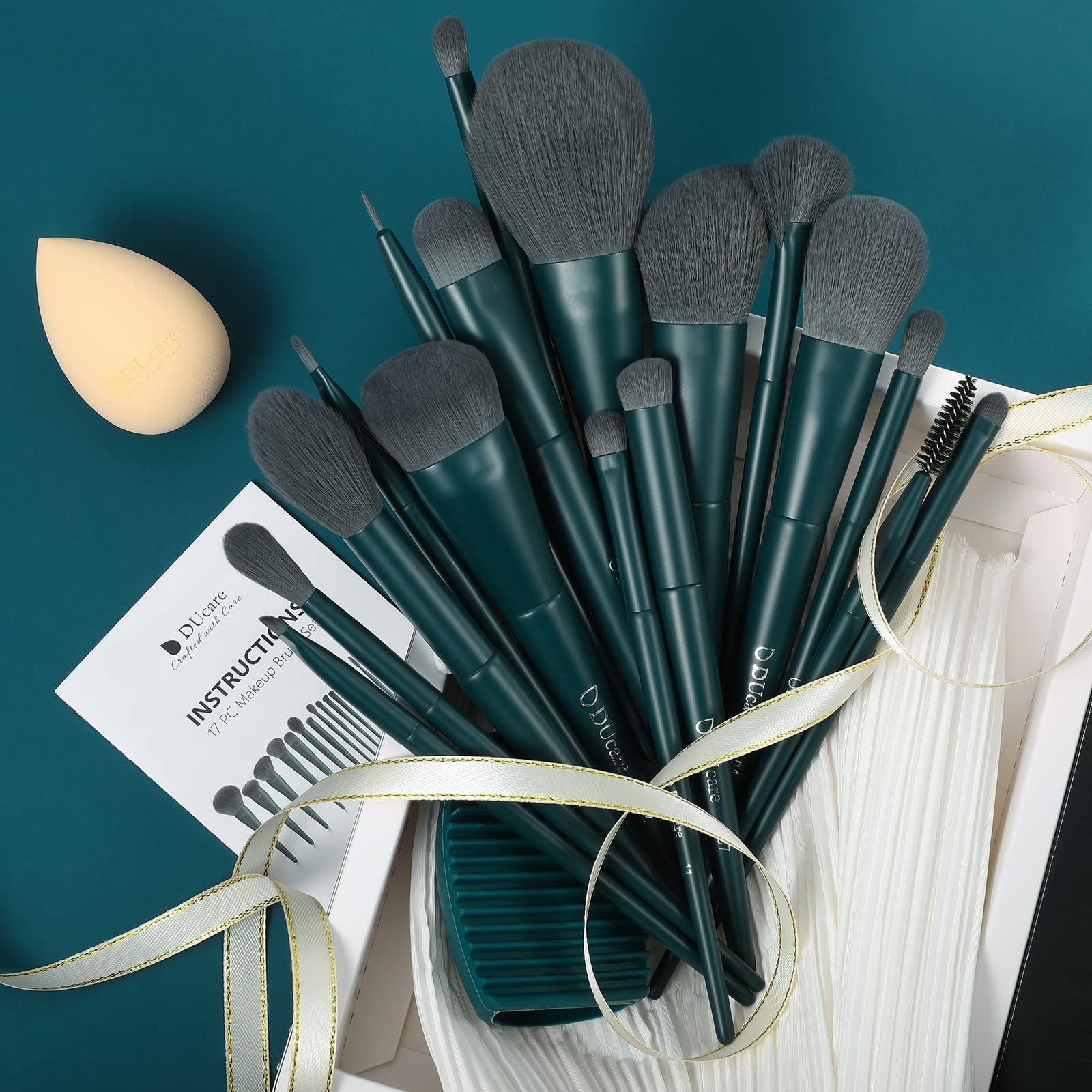 DUcare Set 17 pennelli trucco marrone con spugna