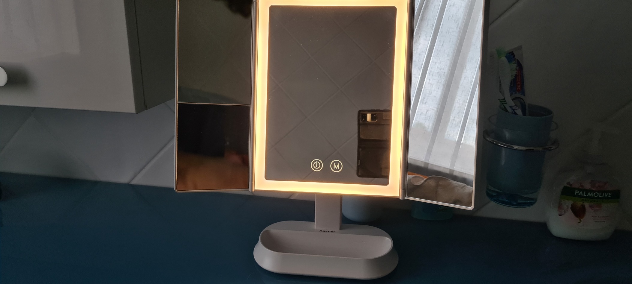 Auxmir Specchio Trucco con Luci 60 LED 1X 5X 7X Pieghevole