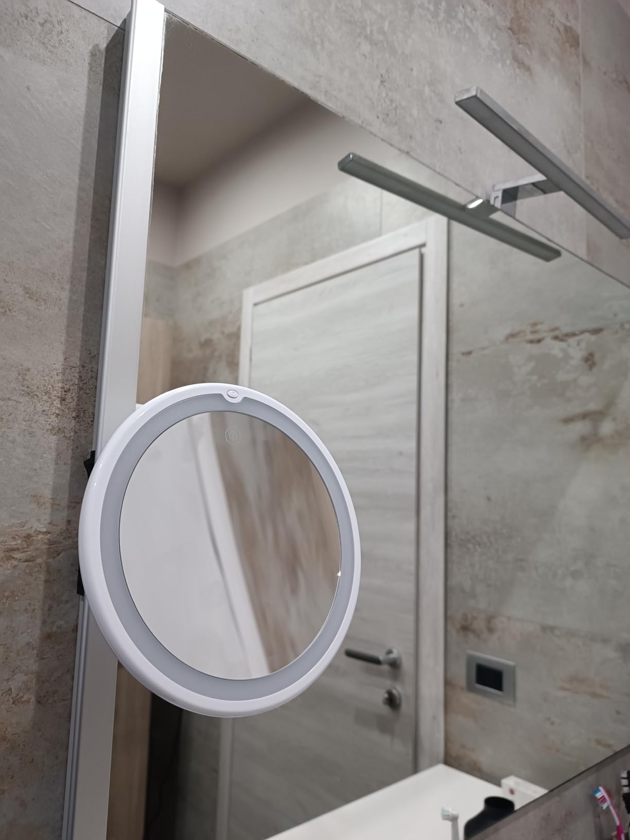 Auxmir Specchio Ingranditore 20X con Luce LED 20 cm a Ventosa