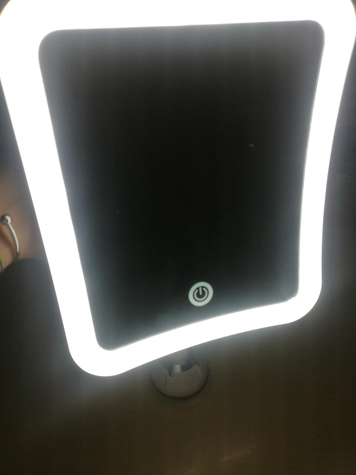 DUcare LED 7X Specchio ingranditore trucco con ventosa e luce