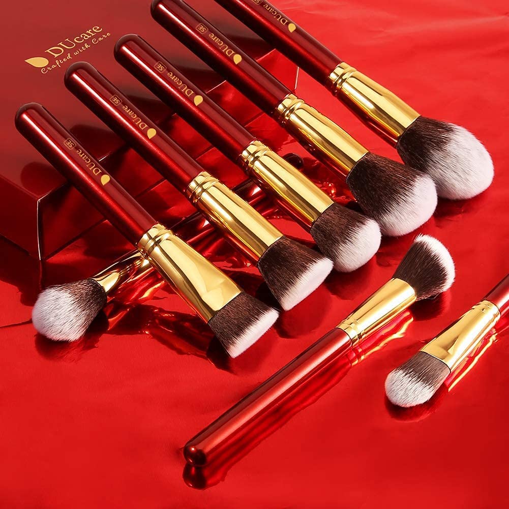 DUcare Set 27 pennelli trucco viso e occhi manico rosso