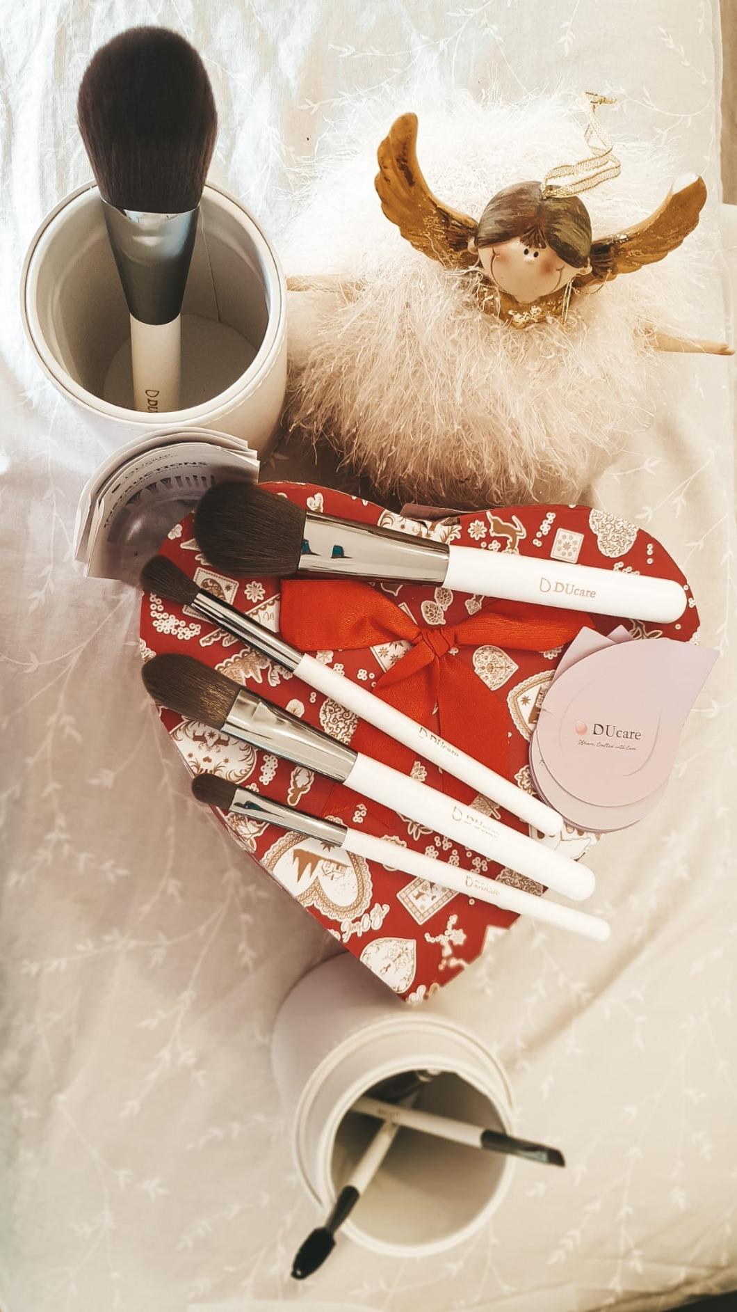 DUcare Set 8 Pennelli Trucco Rosa Vegano con Astuccio