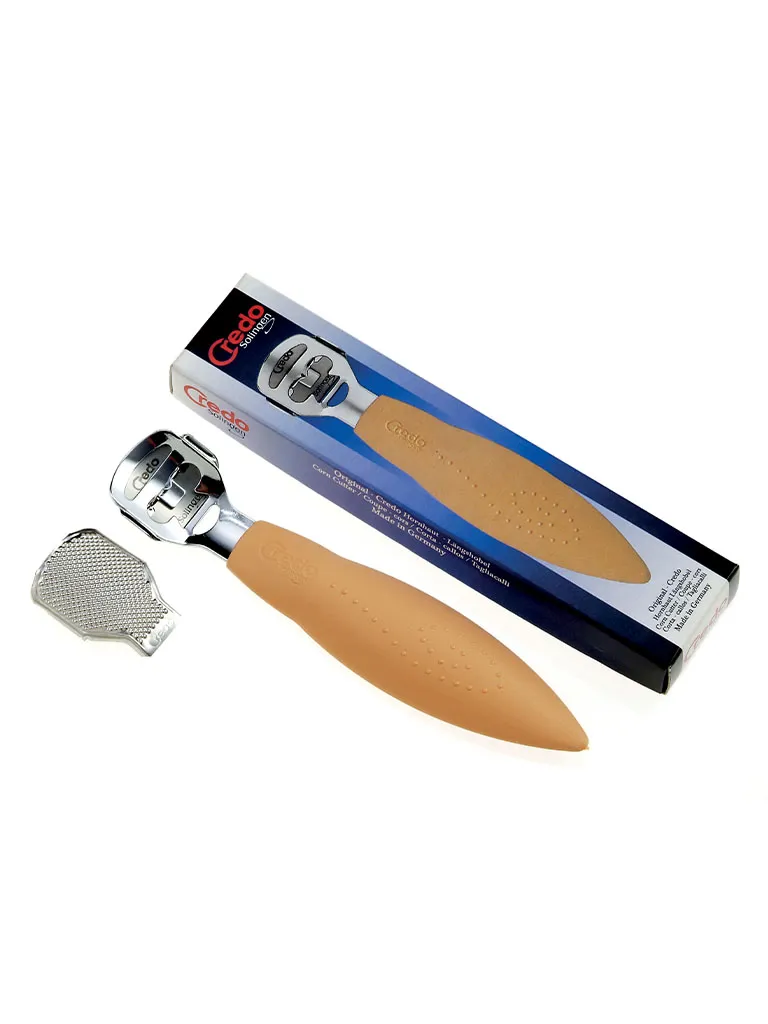 Credo Beauty Line 4512 tagliacalli con clip raspa