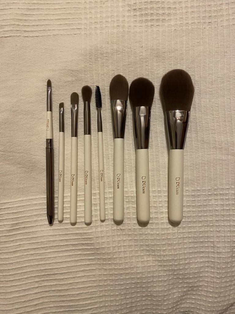 DUcare Set 8 Pennelli Trucco Rosa Vegano con Astuccio