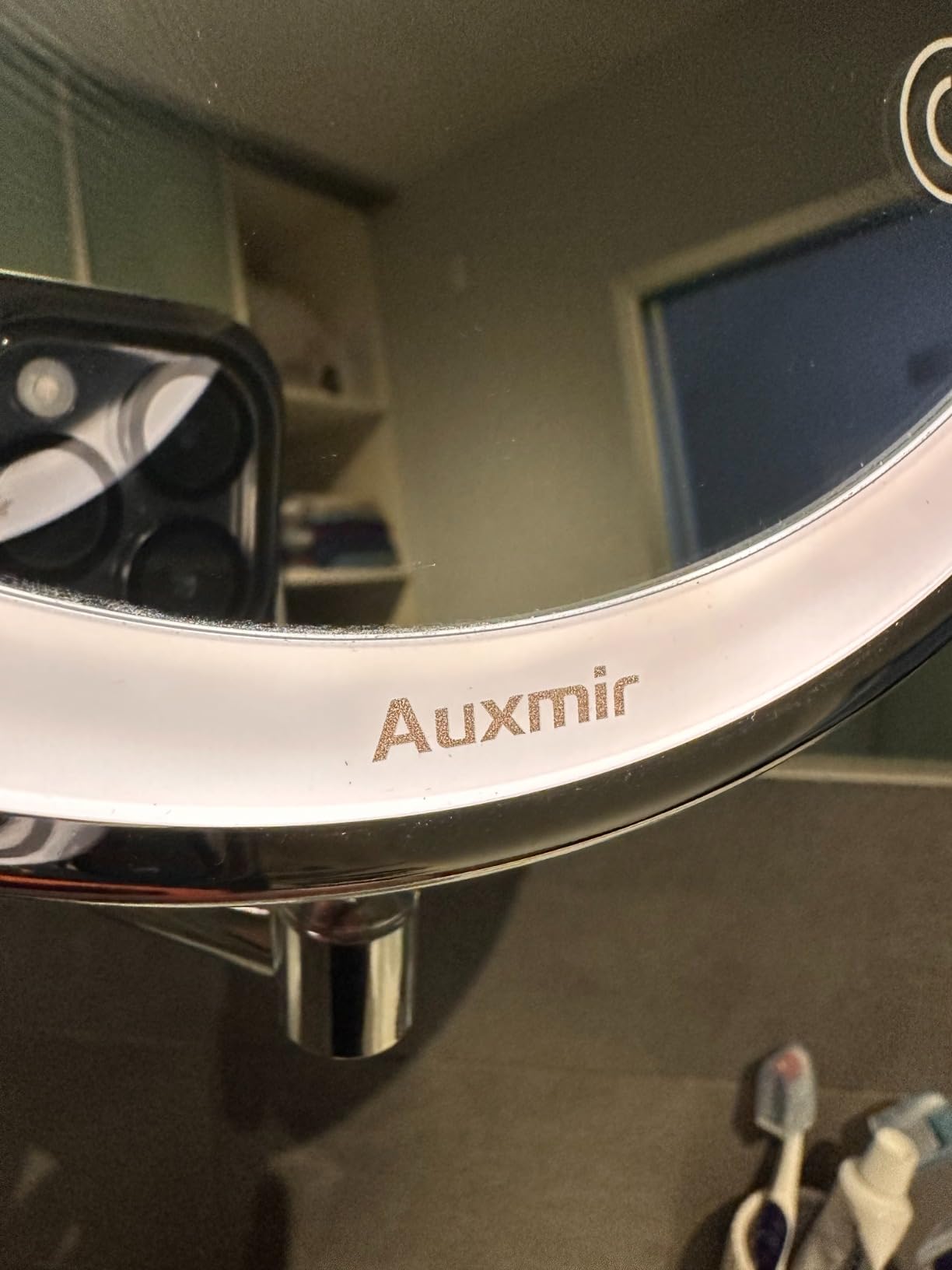 Auxmir Specchio Trucco 10X/1X Specchio da Parete 54 LED Estensibile
